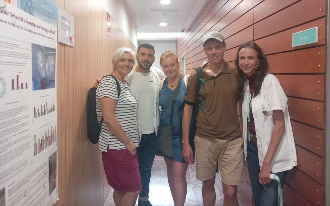 La ONG checa Magdaléna OPS visita el CSMiA de Gràcia para intercambiar conocimientos sobre el tratamiento de adicciones